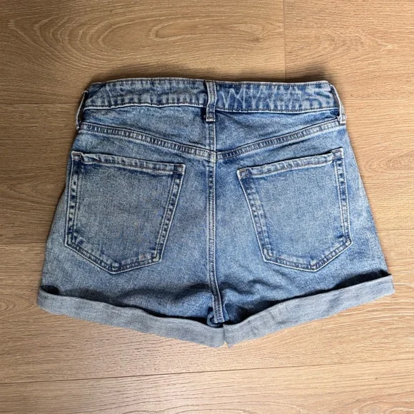 Old Navy Women’s High-Waisted 90’s OG Shorts 3 inch Inseam Size 6 - Picture 3 of 5